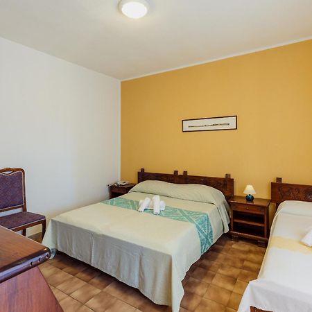 Malaspina Hotel & Resort Bosa Bagian luar foto