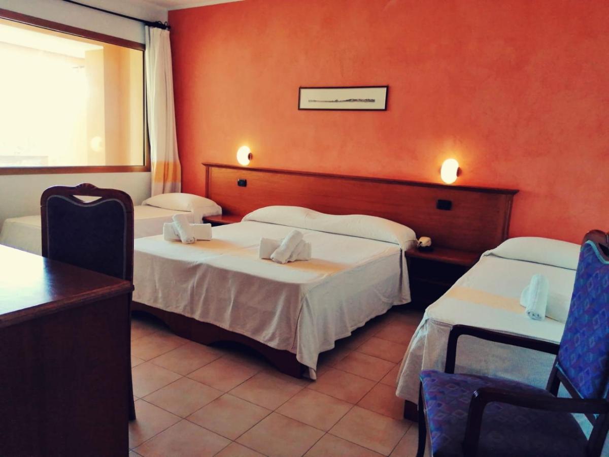 Malaspina Hotel & Resort Bosa Bagian luar foto