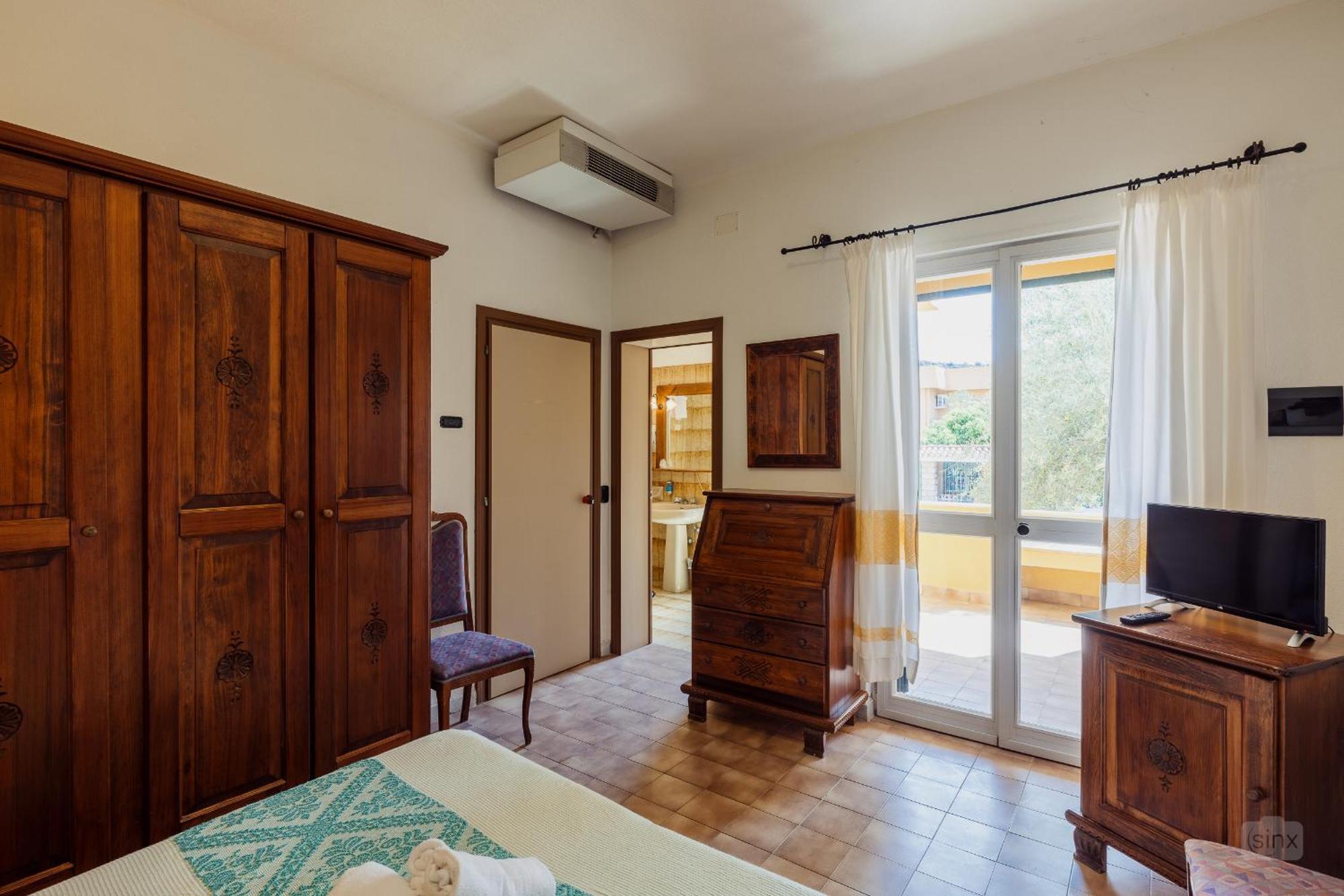 Malaspina Hotel & Resort Bosa Bagian luar foto