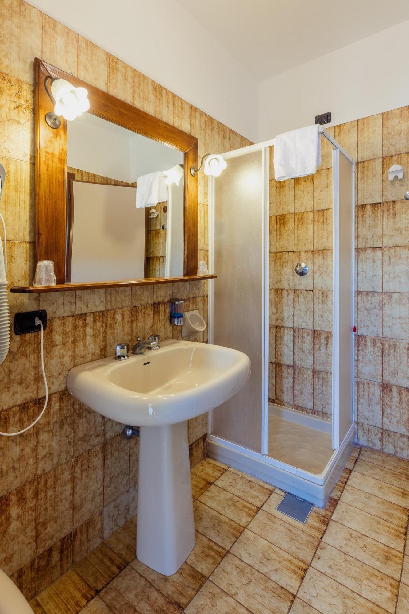 Malaspina Hotel & Resort Bosa Bagian luar foto