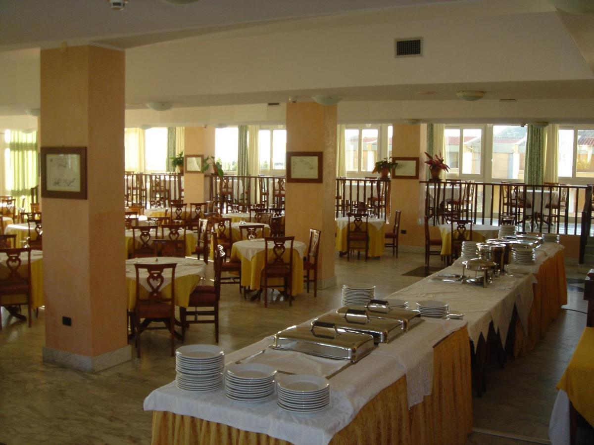 Malaspina Hotel & Resort Bosa Bagian luar foto